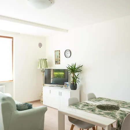 Luminosa Casetta Per Due *